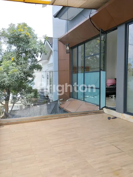 image 3M AN RUMAH LEBAR 10 SIAP HUNI DEKAT PASAR MODERN CITRALAND SURABAYA BARAT (8)