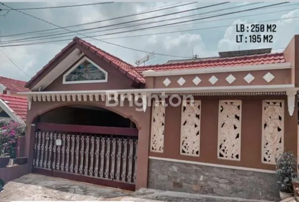 image RUMAH MEWAH SIAP HUNI DI SEMARANG ATAS, LT 195M² (1)