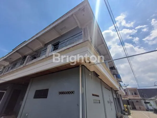 image RUMAH MEWAH 3 LANTAI, HADAP SELATAN DI PERUMAHAN KOWANGAN (1)