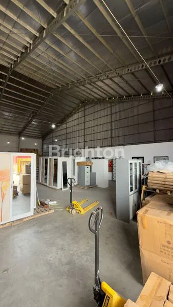 image GUDANG STRATEGIS DI KAWASAN PERGUDANGAN SAMARINDA (3)