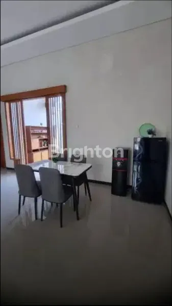 image RUMAH MEWAH 2 KT FURNISH LENGKAP DI SOLO BARU (3)
