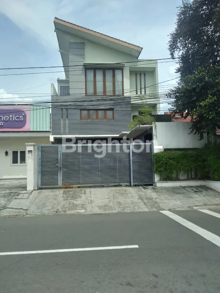 image RUMAH MEWAH AREA PREMIUM EKONOMIS STRATEGIS DEKAT LAP GOLF JUAL SGERA BANGET (1)