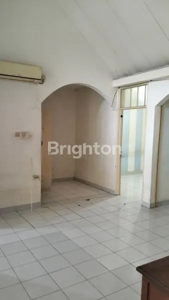 image RUMAH SIAP HUNI DI KEMANG PRATAMA 2, LT 135M² (7)
