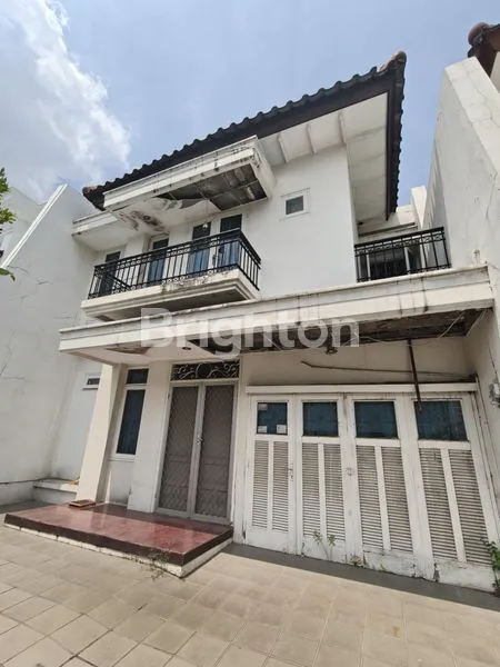 image RUMAH TUA 2 LANTAI PERMATA BUANA JAKA6éDJRTA BARAT HITUNG TANAH BUTUH RENOVASI 8X17 (2)