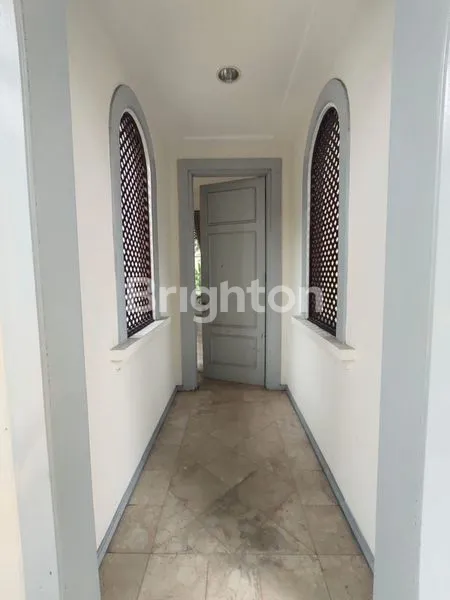 image RUMAH BERGAYA ITALIA DI KEMANG, 6+1 KT, KOLAM RENANG (3)