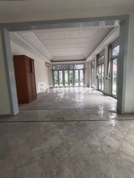 image RUMAH BERGAYA ITALIA DI KEMANG, 6+1 KT, KOLAM RENANG (7)