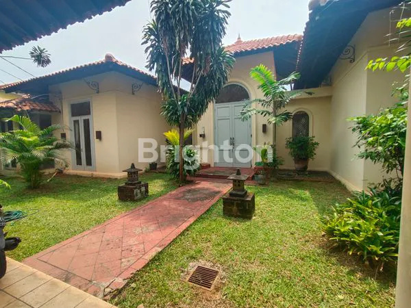 image RUMAH BERGAYA ITALIA DI KEMANG, 6+1 KT, KOLAM RENANG (2)