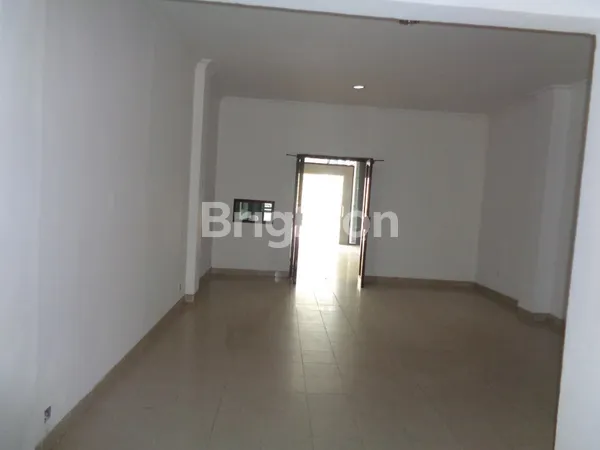 image GEDUNG AREA KOMERSIAL UTAN KAYU MATRAMAN BISA UTK BERBAGAI USAHA YG SANGAT PROSPEKTIF (3)