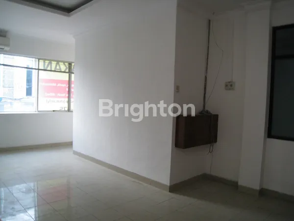 image GEDUNG AREA KOMERSIAL UTAN KAYU MATRAMAN BISA UTK BERBAGAI USAHA YG SANGAT PROSPEKTIF (5)