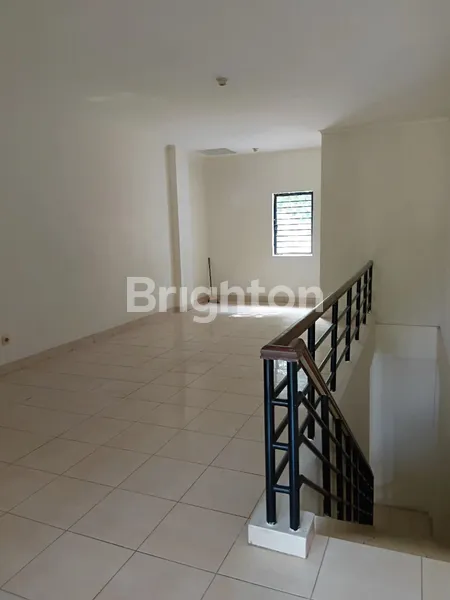 image RUKO CIAMIK APPLE 2 LANTAI SAWOJAJAR SIAP PAKAI COCOK UNTUK USAHA (4)