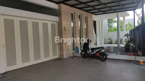 image VILLA TAMAN GAPURA  CITRALAND SURABAYA (2)