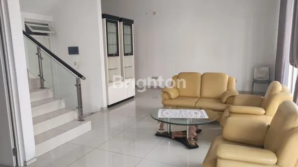 image VILLA TAMAN GAPURA  CITRALAND SURABAYA (7)