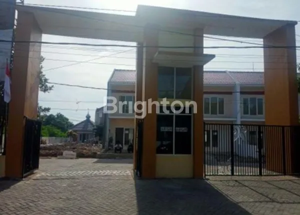 image DIJUAL  RUMAH  LOKASI STRATEGIS DI SURABAYA BARAT, GREEN MANSION REGENCY, SHM, 2 LANTAI  (2)