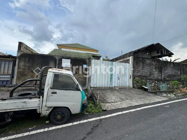 image RUMAH LANTAI 2 DI GATOT SUBROTO DENPASAR (1)