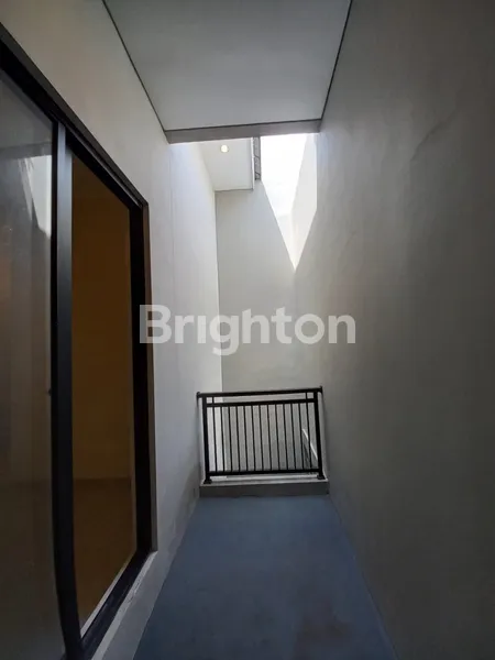 image RUMAH BARU GRESS MODERN MINIMALIS SIAP HUNI KLAMPIS (5)