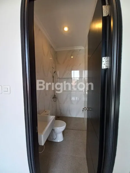 image RUMAH BARU GRESS MODERN MINIMALIS SIAP HUNI KLAMPIS (8)