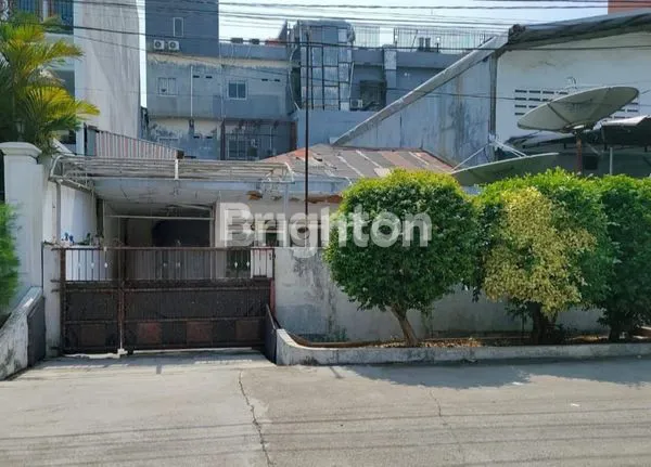 image RUMAH PLUIT HITUNG TANAH LINGKUNGAN \NSTRATEGUS DI KOMPLEK PLUIT SAKTI\N (1)