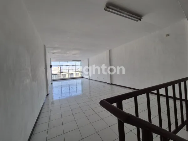 image MURAH DISEWAKAN RUKO KOMPLEKS RUKO RMI NGAGEL NOL JALAN RAYA, SEKITAR ADA BANK, PEGADAIAN, FULL BANGUNAN BARU RENOV SIAP PAKAI (4)