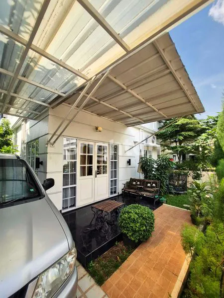 image RUMAH HOEK STRATEGIS JAKARTA TIMUR DI JATINEGARA BARU (2)