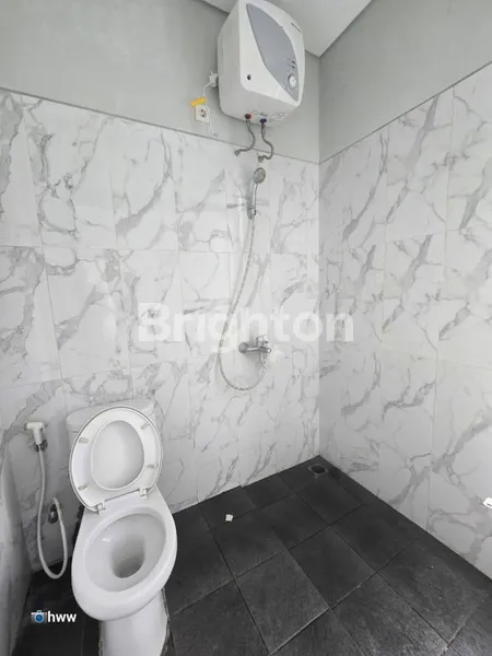 image RUMAH 2 LANTAI SEMI FURNISHED ADA AC DAN WATER HEATER DI BSB MIJEN SEMARANG DEKAT UNIKA DAN UPTOWN MALL (5)