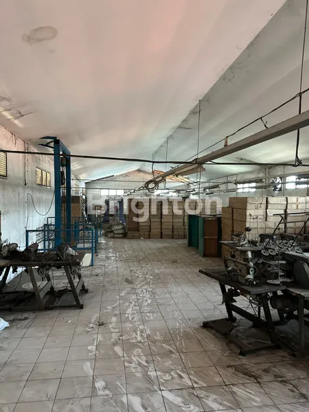 image DIJUAL BANGUNAN EX PABRIK DI RAYA KLETEK SIDOARJO, JARANG ADA SIAPA CEPAT DIA DAPAT, COCOK UNTUK GUDANG PENYIMPANAN ATAU PABRIK (6)