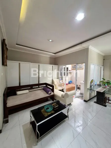 image RUMAH HOEK STRATEGIS JAKARTA TIMUR DI JATINEGARA BARU (5)