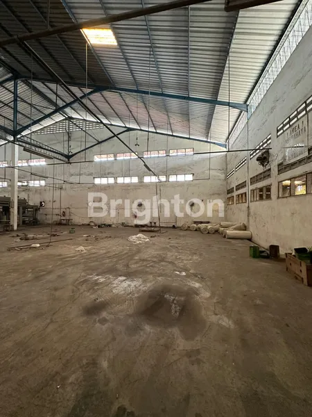 image DIJUAL BANGUNAN EX PABRIK DI RAYA KLETEK SIDOARJO, JARANG ADA SIAPA CEPAT DIA DAPAT, COCOK UNTUK GUDANG PENYIMPANAN ATAU PABRIK (6)