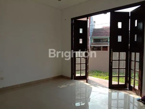 image HUNIAN EKSKLUSIF 4+1 KT DI PURI GADING ALAM RAYA (7)