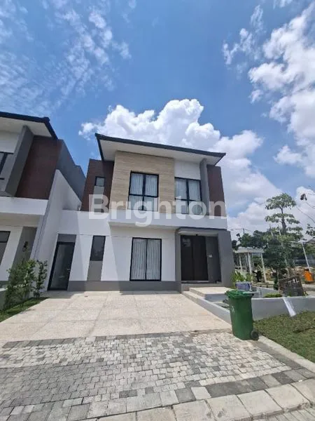 image RUMAH GRAHA FAMILI LEBAR 10 CLUSTER ALBA SHOW UNIT (1)