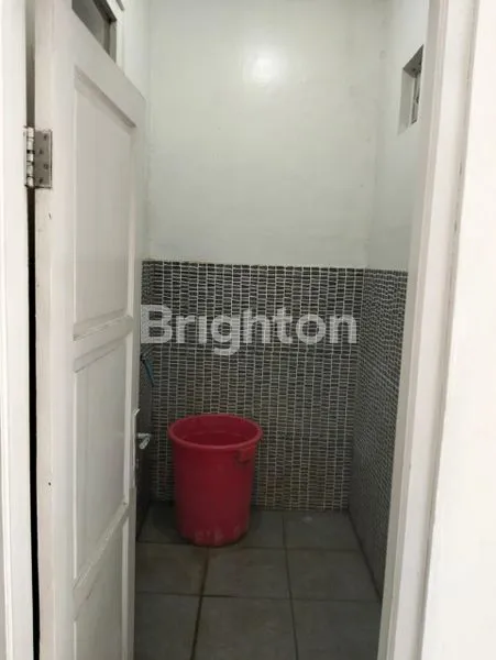 image RUMAH SIAP HUNI LOKASI STRATEGIS DI PENUMPING LAWEYAN SOLO (7)