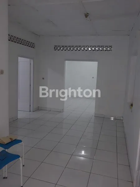 image RUMAH SIAP HUNI LOKASI STRATEGIS DI PENUMPING LAWEYAN SOLO (5)