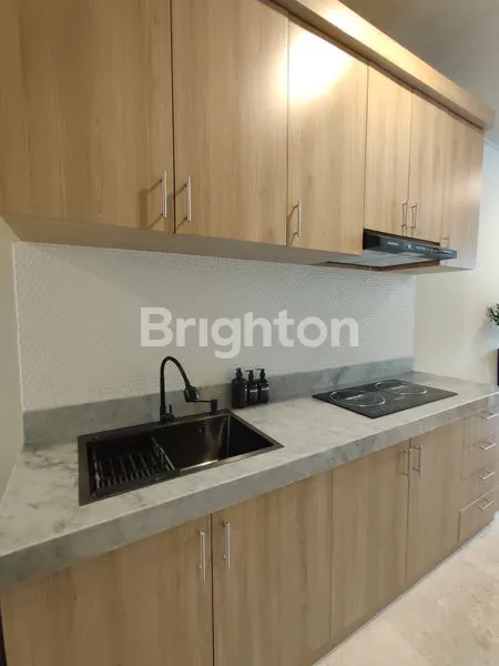 image MODERN TOWNHOUSE 4 LANTAI DI THE PEAK RAHARJA, KEBAYORAN BARU (3)