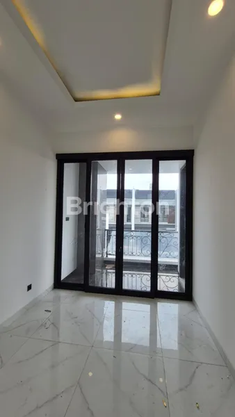 image PERUMAHAN GALAXY BUMI PERMAI ARAYA 2 AMERICAN CLASSIC MEWAH (4)