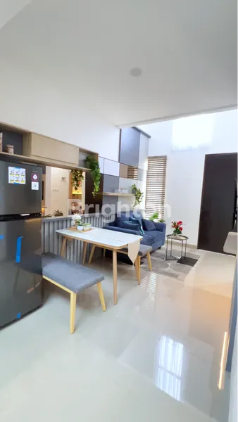 image RUMAH BARU READY STOCK MURAH BAGUS DAN MODERN DI CLUSTER SAFIRA CITA ARYANA KARAWACI DEKAT GADING SERPONG (3)