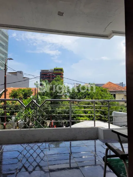 image RUMAH SIAP HUNI & TERAWAT  LOKASI STRATEGIS DEKAT UNAIR (4)