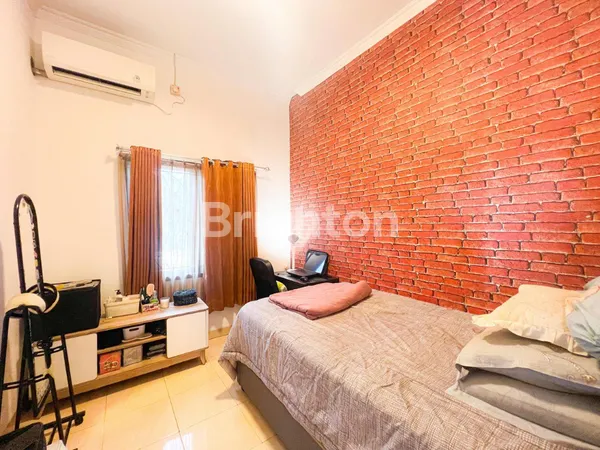 image RUMAH LUAS 5 KAMAR DI TANJUNG BARAT, JAGAKARSA, AKSES MUDAH (6)