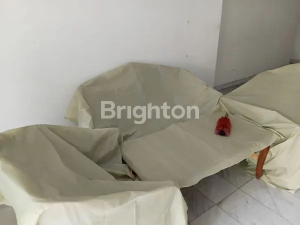 image RUMAH MEWAH 200M², DEKAT MALL METROPOLITAN, SIAP HUNI (4)