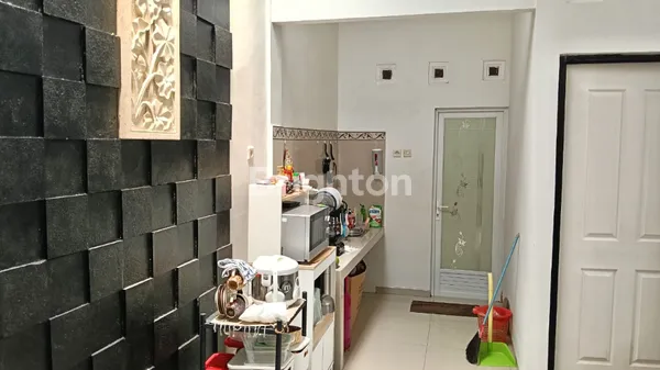 image RUMAH FULL FURNISHED DI MULAWARMAN DEKAT UNDIOP TEMBALANG BANYUMANIK SEMARANG (6)