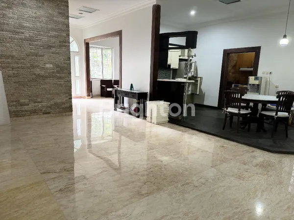 image RUMAH MEWAH DI PAKUWON CITY (5)