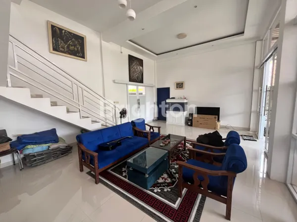 image TANAH BONUS RUMAH BAGUS DI JL WAHID HASYIM CONDONGCATUR DEPOK (4)