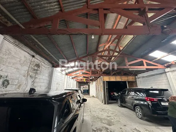 image GUDANG STORAGE BENGKEL MURAH SBY BARAT DEKAT RAYA MASTRIP KEBRAON WIYUNG TOL GUNUNGSARI AKSES TRUK (6)