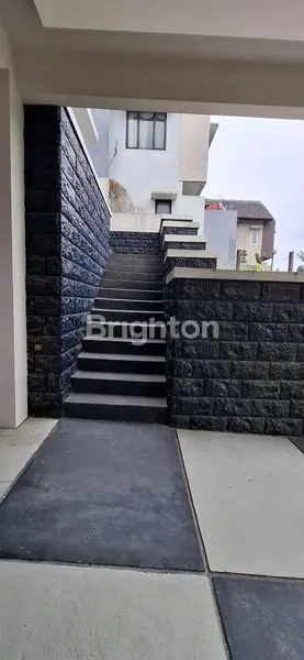 image RUMAH BESAR DI LINGKUNGAN ASRI DAN PRIVATE SELATAN KOTA BOGOR (2)