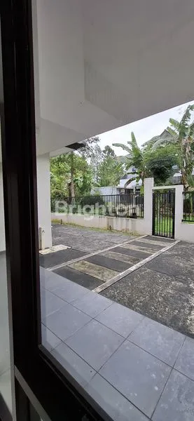 image RUMAH BESAR DI LINGKUNGAN ASRI DAN PRIVATE SELATAN KOTA BOGOR (4)