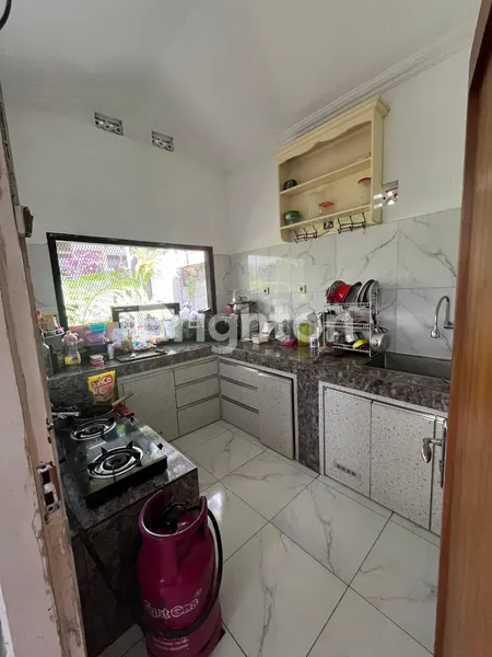 image TANAH BONUS RUMAH BAGUS DI JL WAHID HASYIM CONDONGCATUR DEPOK (8)