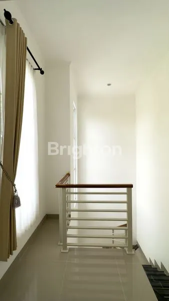 image HUNIAN NYAMAN DI SENTUL CITY, 2 LANTAI SEMI FURNISHED (6)