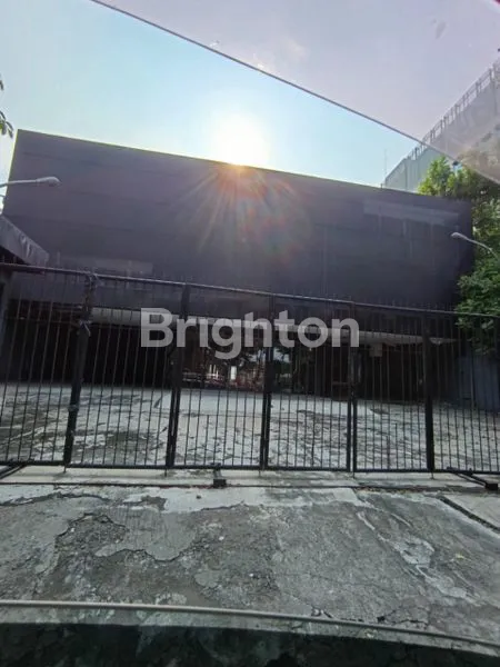 image BANGUNAN DI DIPONEGORO LOKASI STRATEGIS (1)