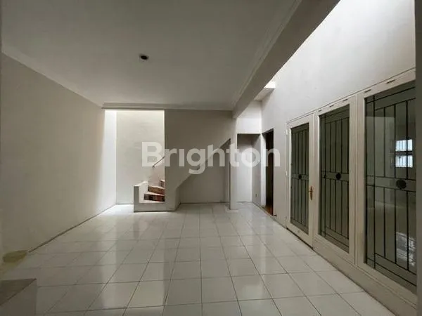 image HUNIAN PREMIUM LEGENDA WISATA CIBUBUR | LT 200 LB 300 | 4+1 KT (7)