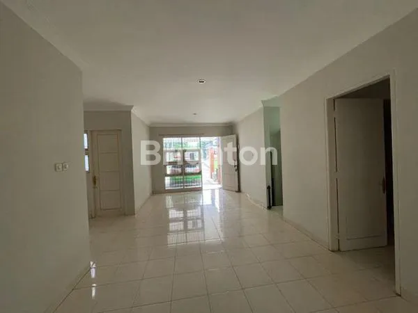 image HUNIAN PREMIUM LEGENDA WISATA CIBUBUR | LT 200 LB 300 | 4+1 KT (6)