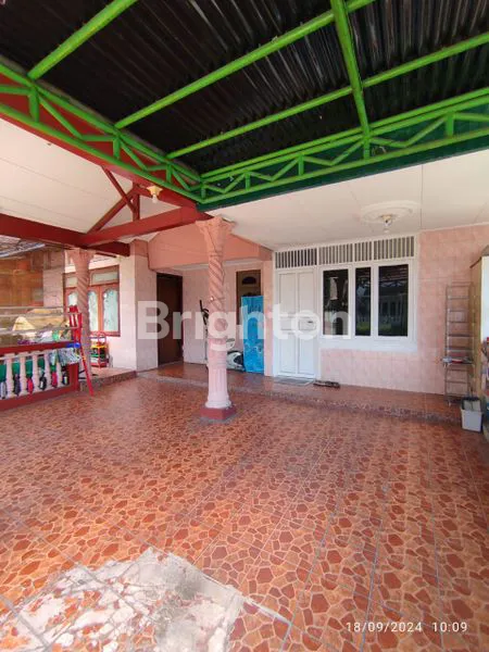 image JUAL RUMAH LUAS DAN NYAMAN DI LOKASI STRATEGIS (2)