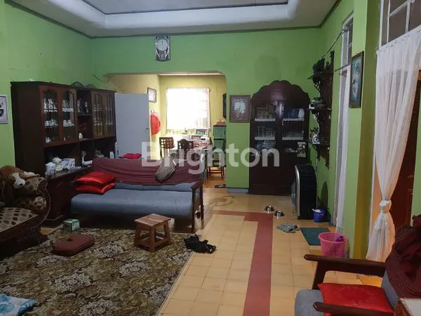 image RUMAH STRATEGIS DI PASAR KLIWON SOLO, DEKAT BTC & ALUN-ALUN (5)